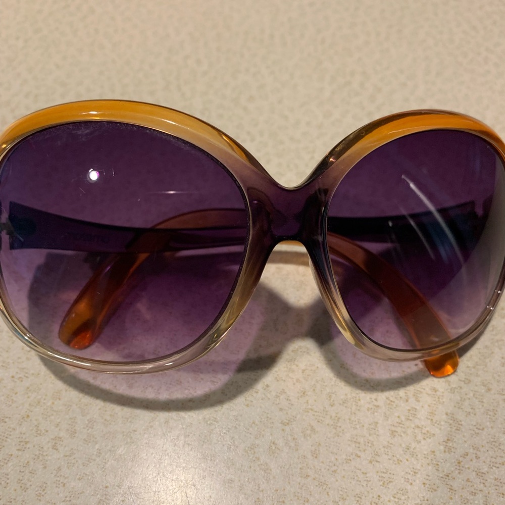 Sunglasses- like new